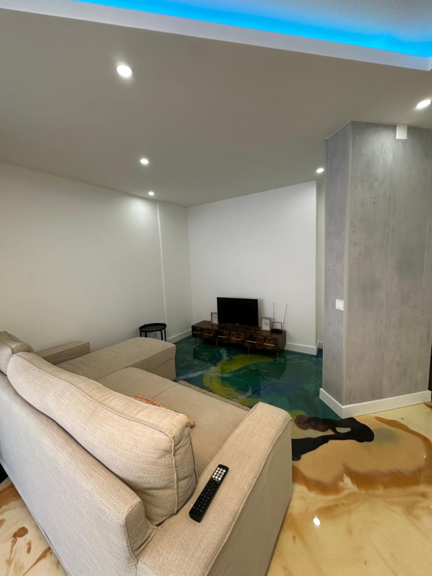 Sea View Apartment & 4 Minutes Walk To The Beach ปาโซ ดิ อาร์โคส ภายนอก รูปภาพ